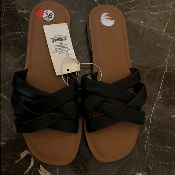 a new day Shoes - Black target crisscross sandals